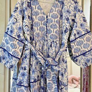 Brand new Sue Sartor tuckernuck white, blue contrast print Dress